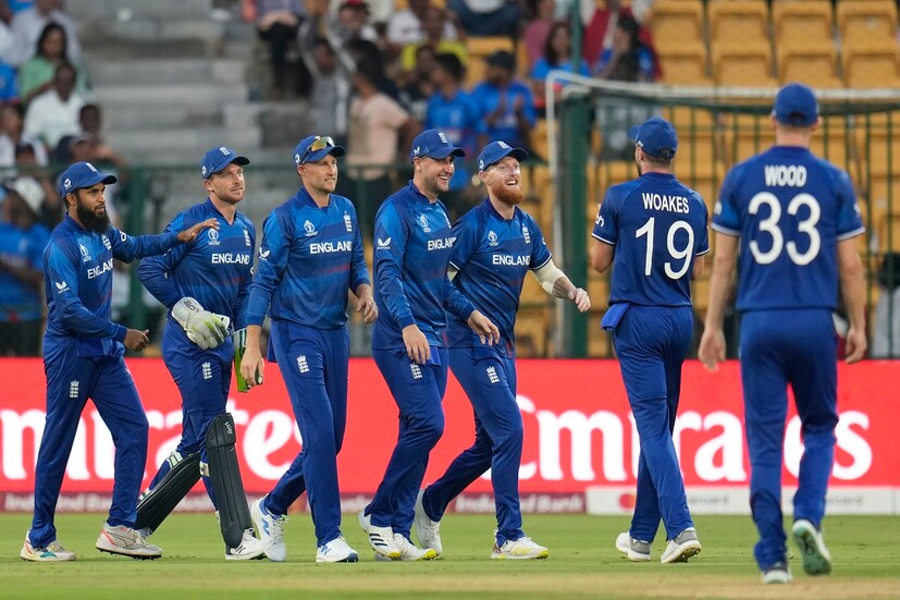 বেন স্টোকসকে দলে নেওয়া- গত এক বছরে না খেললেও বিশ্বকাপের ঠিক আগেই ৫০ ওভারের ক্রিকেটে ফেরেন বেন স্টোকস ৷ এদিকে চোটের কারণে প্রথম তিনটে ম্যাচে খেলতেও পারেননি তিনি ৷ (AP Photo/Aijaz Rahi)