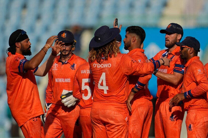 বর্তমানে তাঁর জুতোর নম্বর ১৫। তবে পা বড় হলেও তার পারফরম্যান্সে এখন আর কোনও সমস্যা হয় না। নেদারল্যান্ডসের হয়ে ক্রিকেট খেললেও দেশের প্রতি ভালবাসা এতটুকু কমেনি। তবে ডাচদের হয়ে নিজের সেরাটা দেওয়াই  লক্ষ্য আরিয়ান দত্তের।