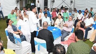 বাংলার ‘বকেয়া’ আদায় করতে দিল্লিতে তৃণমূলের দু’দিনের কর্মসূচি শুরু আজ বাংলার ‘বকেয়া’ আদায় করতে দিল্লিতে তৃণমূলের দু’দিনের কর্মসূচি শুরু আজ