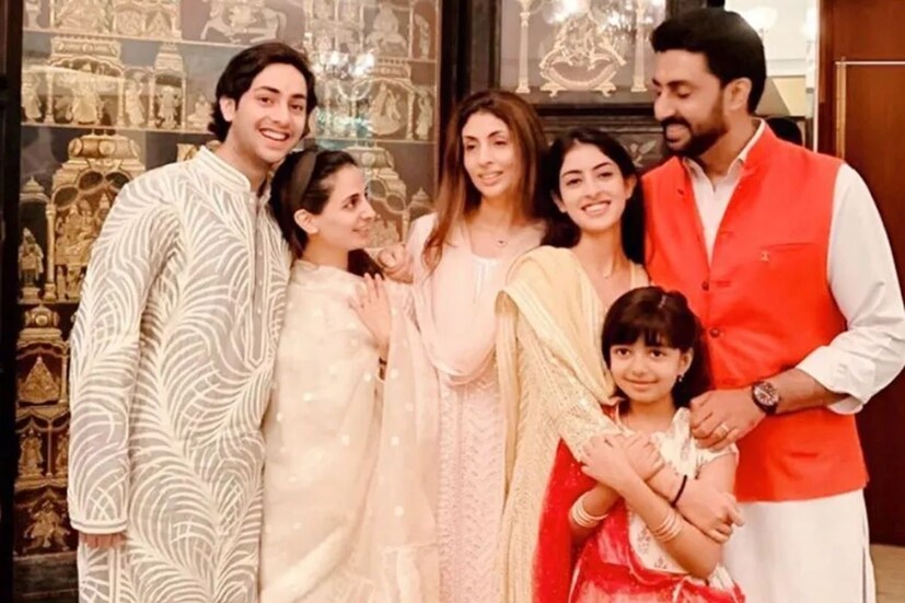 মুম্বইয়ের জুহুতে রয়েছে অমিতাভের আলিশান বাড়ি ‘জলসা’। এখানেই বচ্চন পরিবারের সদস‍্যদের নিবাস। 