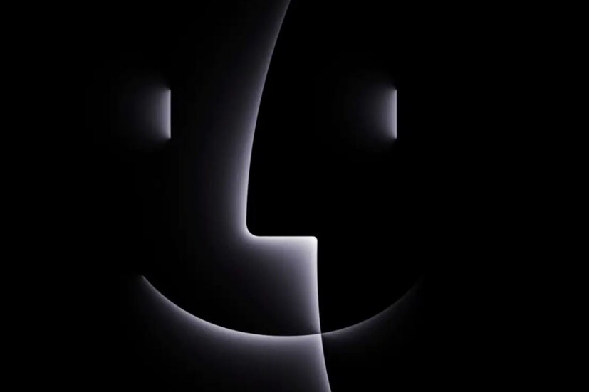 ভারতে iMac-এর দাম -  ৮জিবি ইউনিফাইড মেমরি এবং ২৫৬ জিবি স্টোরেজ সহ iMac বেস ভ্যারিয়েন্টের দাম ভারতে ১৩৪৯০০ টাকা। বেস মডেলটি দুটি থান্ডারবোল্ট বা ৪টি ইউএসবি পোর্ট সহ আসে এবং চারটি রঙের বিকল্পে পাওয়া যায় - গোলাপি, সবুজ, নীল এবং সিলভার।