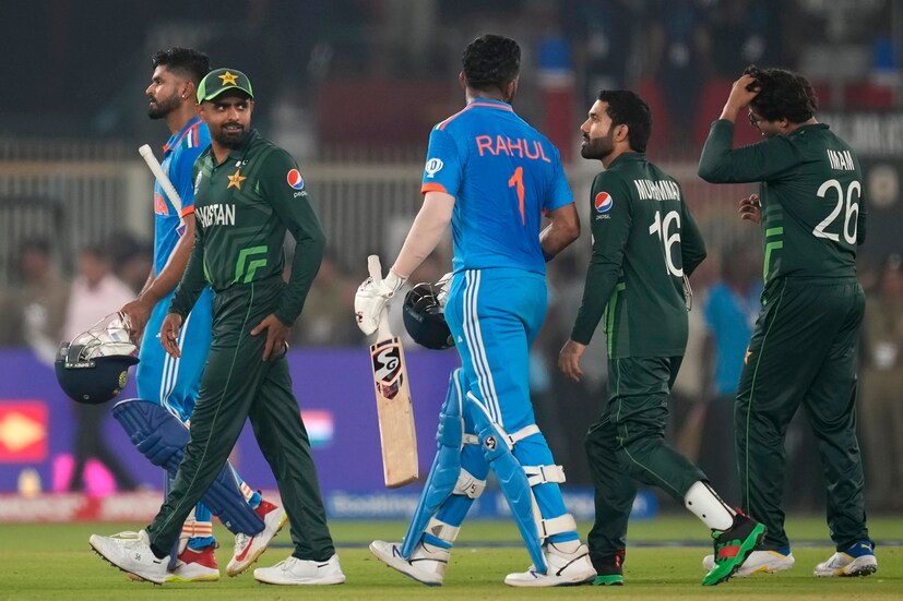 ভারতের বিপক্ষে ম্যাচের প্রসঙ্গে সংবাদমাধ্যমের সঙ্গে আলাপচারিতায় বাবর আজম বলেন যে, “টি-২০ বিশ্বকাপে আমরা ভারতীয় দলকে পরাজিত করেছি। এমতাবস্থায় ওয়ান-ডে বিশ্বকাপেও এমনটা হতেই পারে। কিন্তু সেটা হয়নি। দলটি টানা অষ্টম বারের জন্য পরাজয় বরণ করেছে।”  Photo Courtesy: AP