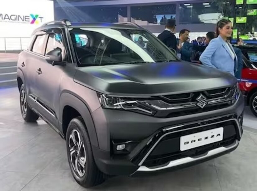 ২০২৩ সালের অগাস্টে, Nexon-এর মাত্র ৮,০৪৯ ইউনিট বিক্রি হয়েছিল। যেখানে Brezza বিক্রি হয়েছিল ১৪,৫৭২ ইউনিট। একসময় সেরা পাঁচের তালিকায় থাকা Nexon এখন সেরা দশের তালিকাতেও নেই। বরং সেরা-৫০-এর তালিকায় স্থান পেয়েছে Brezza। এর জনপ্রিয়তা এতটাই বেড়েছে যে এর সঙ্গে 'রেঞ্জ রোভার'-এর তুলনা করা হচ্ছে। কী আছে এই গাড়িতে, দেখে নেওয়া যাক ৷