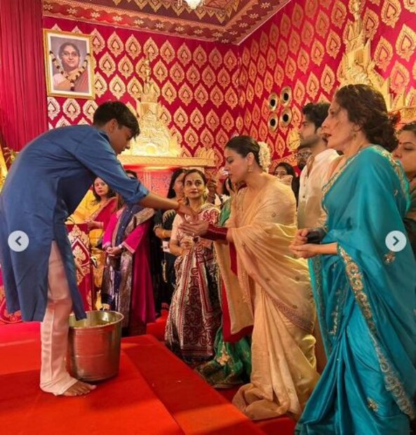 নবমীতে ছেলে যুগকে নিয়ে পুজোয় যথারীতি পৌঁছে গিয়েছিলেন কাজলও৷