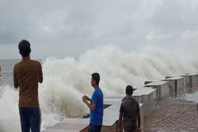অপরদিকে, কাণ্ডারি এক্সপ্রেসের টিকিটের ওয়েটিং লিস্ট ১০৮ রয়েছে। অন্য কোচগুলিও ওয়েটিং লিস্ট রয়েছে। ফলে এই দিন টিকিট কনফার্মের সুযোগ খুবই কম রয়েছে।
