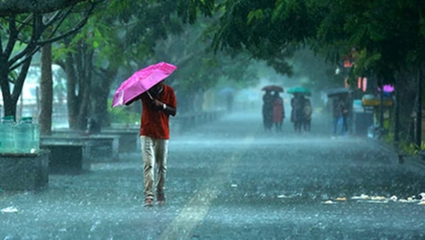 দক্ষিণ -পশ্চিম বর্ষা বিদায়ের কাউন্টডাউন শেষ। এই মুহূর্তে বর্ষার পশ্চাদপসরণ রেখাটি অক্ষাংশ ২৭ ° উত্তর, দ্রাঘিমাংশ ৮৫ ° পূর্ব এবং অক্ষাংশ ১৬ ডিগ্রি উত্তরে এবং দ্রাঘিমাংশ ৭০ ডিগ্রি পূর্বের মধ্য দিয়ে চলেছে।