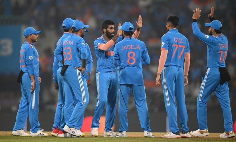 ২০২৩ বিশ্বকাপে এখনও পর্যন্ত সেরা পারফরম্যান্স ভারতের। স্বপ্নের ফর্মে রয়েছেন কোহলি, রোহিতরা। ব্যাটিং, বোলিং, ফিল্ডিং – সব বিভাগেই ভেলকি দেখাচ্ছে মেন ইন ব্লু। দাপটের সঙ্গে জিতেছে টানা ৬ ম্যাচ। রবিবার, ২৯ অক্টোবর ইংল্যান্ডকে একতরফাভাবে হারিয়ে সেমিফাইনালে জায়গা পাকা করে নিল ভারত। Photo Courtesy: BCCI/X