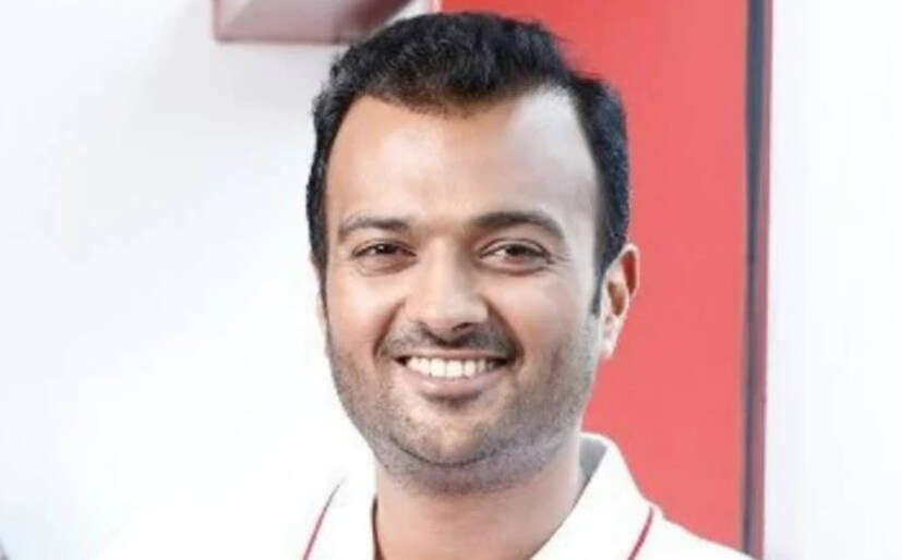  অনলাইন বেটিং অ্যাপ ড্রিম ১১-এর কথা এখন সারাদেশে ছড়িয়ে পড়েছে। ফ্যান্টাসি ক্রিকেট, হকি, ফুটবল-সহ সমস্ত খেলার উপর বাজি ধরা হয় এই অ্যাপের সাহায্যে। তবে শুরুটা এত মসৃণ ছিল না। এই সংস্থার দুই প্রতিষ্ঠাতা হর্ষ জৈন এবং ভাবিত শেঠের পরিকল্পনা প্রায় ১৫০ বার নস্যাৎ করে দেওয়া হয়। কিন্তু তাঁরা হার মানেননি।