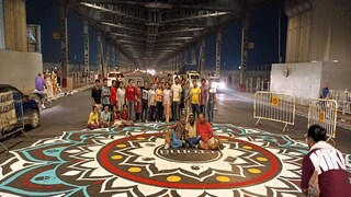 হাওড়া ব্রিজ সেজে উঠেছে আলপনায়