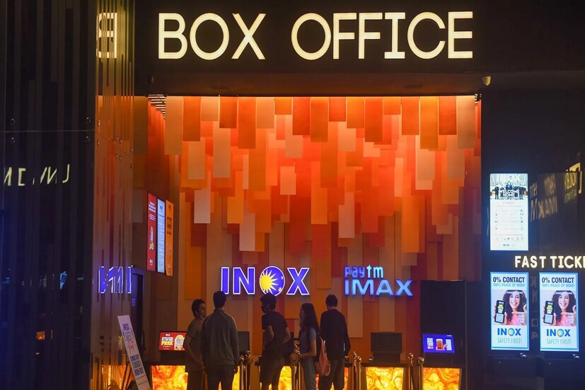 *PVR INOX সম্প্রতি একটি মাসিক সাবস্ক্রিপশন পাস চালু করেছে যাতে সিনেমাপ্রেমী দর্শকরা প্রতি মাসে ৬৯৯ টাকায় ১০টি সিনেমা দেখতে পারবেন। 'পাসপোর্ট' নামে পরিচিত, এই সার্ভিসটি ১৬ অক্টোবর থেকে পাওয়া যাবে এবং শুধুমাত্র উইকএন্ডের ক্ষেত্রেই প্রযোজ্য।