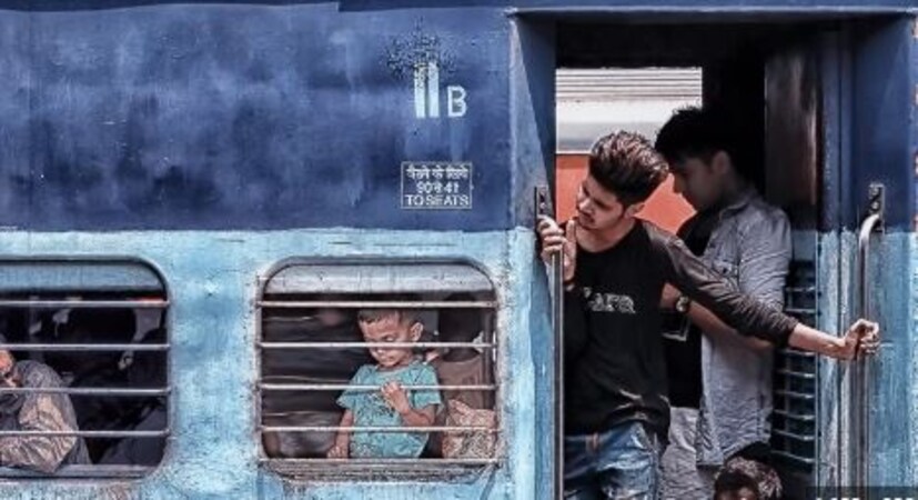 তাই এই বিষয়টি মাথায় রেখে ইঞ্জিন থেকে দূরে এসি কোচ বসানো শুরু হয়েছে। তারপর থেকে সেই রেওয়াজ এখনও আছে।যদিও রেলের তরফ থেকে এই বিষয়ে কিছু বলা হয়নি। 