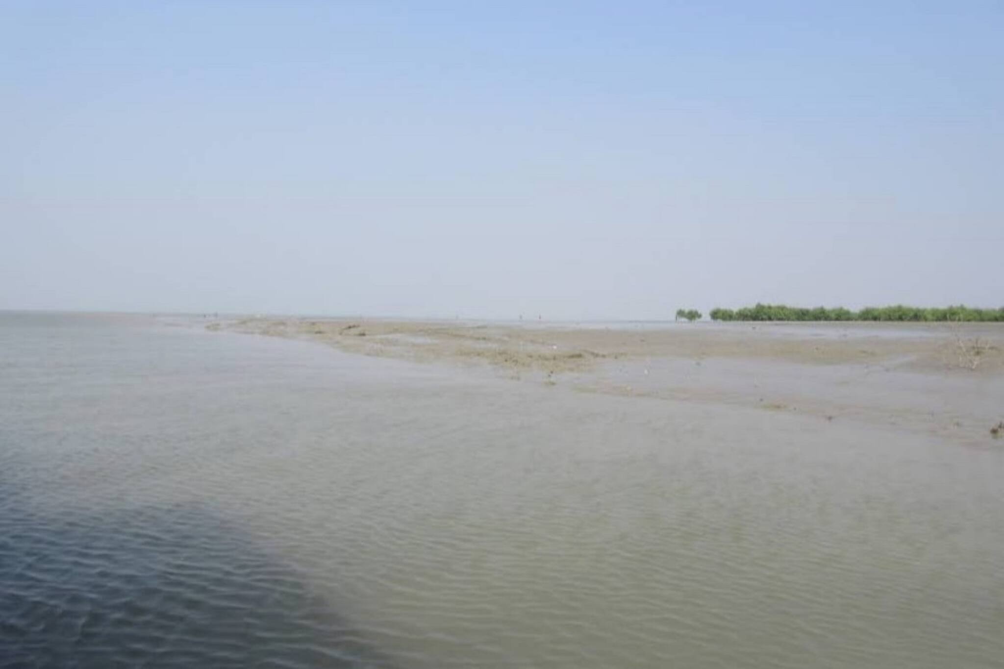 নির্জন দ্বীপে সাদা বালির তট,পুজোর ছুটিতে ঘুরে আসুন ঢিল ছোঁড়া দূরত্বের এই দ্বীপে