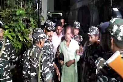 জ্যোতিপ্রিয় মল্লিক গ্রেফতার। 