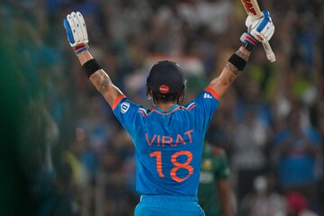 Virat Kohli: বিশ্বজুড়ে 'খোঁজ' চলছে কোহলির, মাঠের বাইরে নতুন নজির গড়লেন বিরাট Virat Kohli: বিশ্বজুড়ে 'খোঁজ' চলছে কোহলির, মাঠের বাইরে নতুন নজির গড়লেন বিরাট