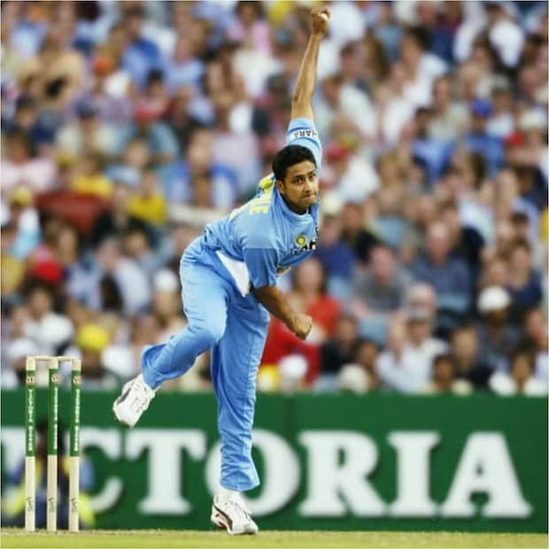 বিশ্বকাপের ভারতের সর্বোচ্চ উইকেট শিকারীদের তালিকায় চতুর্থ স্থানে রয়েছেন কিংবদন্তী লেগ স্পিনার অনিল কুম্বলে। বিশ্বকাপে মোট ১৮টি ম্যাচ খেলেছেন অনিল কুম্বলে। তিনি মোট উইকেট নিয়েছেন ৩১। কুম্বলের সেরা বোলিং ফিগার ৩২ রান দিয়ে ৪ উইকেট।