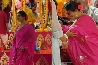 ফোনে মন, মণ্ডপের সিঁড়ি থেকে পড়লেন কাজল! মুখোপাধ্যায় বাড়ির পুজোর ভিডিও ভাইরাল