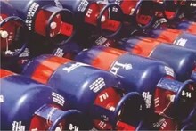 LPG Price Hike: এক ধাক্কায় বাড়ল ২০৯ টাকা, আপনার শহরে কত হল সিলিন্ডারের দাম