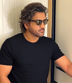 MS Dhoni New Look: বিশ্বকাপের আগে সব নজর কেড়ে নিলেন ধোনি,পুরনো লুকে ফিরলেন মাহি