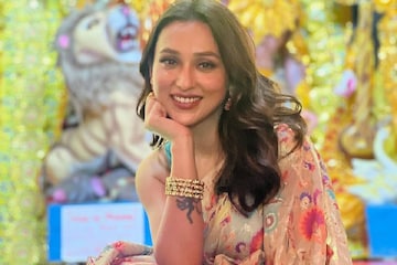 পঞ্চমীতে ঢাক বাজিয়ে ঠাকুর আনলেন ঘরে, উৎসব শুরু মিমির আবাসনে, সঙ্গে নয়া সুখবর পঞ্চমীতে ঢাক বাজিয়ে ঠাকুর আনলেন ঘরে, উৎসব শুরু মিমির আবাসনে, সঙ্গে নয়া সুখবর