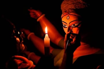 রাত পোহালেই মহালয়া! অমাবস্যা কত ক্ষণ থাকবে? তর্পণের আদর্শ মুহূর্তই বা কখন? জানুন রাত পোহালেই মহালয়া! অমাবস্যা কত ক্ষণ থাকবে? তর্পণের আদর্শ মুহূর্তই বা কখন? জানুন