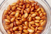 কাঁচা না ভেজানো? কোন অবস্থায় খেলে বাদাম বেশি উপকারী? জানুন সত্যিটা