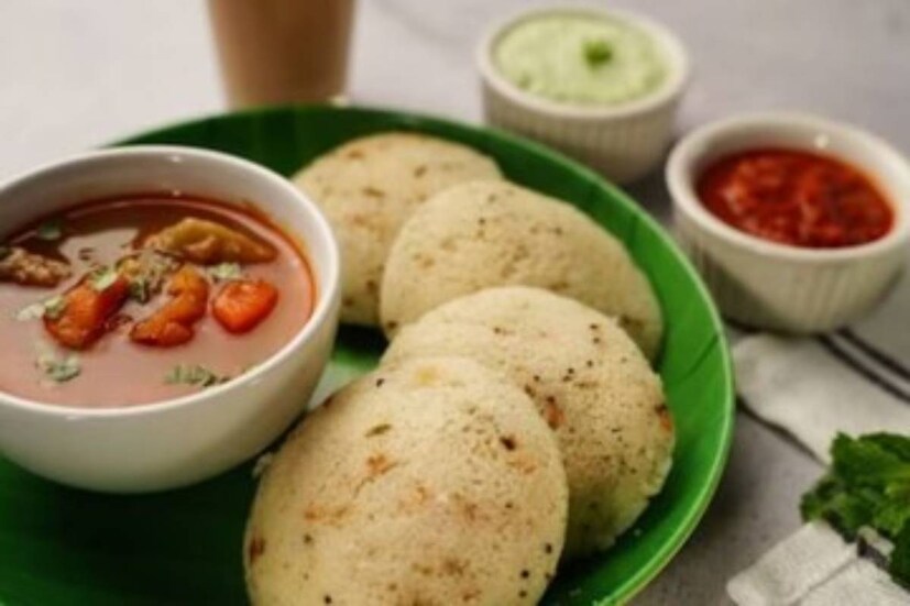 ভাপে রান্না করার রীতি বাঙালি হেঁশেল প্রচলিত বহু দিন ধরেই৷ ইলিশ, চিংড়ি থেকে শুরু করে শেষপাতে মিষ্টিমুখের দই-ভাপা রান্নার স্বাদে মুগ্ধ হননি, এমন মানুষ বিরল৷ কিন্তু জানেন কি ভাপা রান্নার গুণও অঢেল৷ স্বাস্থ্যের জন্য ভাপা পান্না অতুলনীয়৷