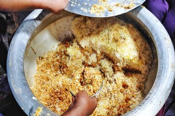 ৭০-৮০ টাকায় দেদার খাচ্ছেন, জানেন কি বিরিয়ানিতে মেশানো হচ্ছে কাঠ পালিশের রঙ!