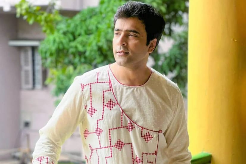 আবীরের মতে, সময় এবং তাঁর অভিজ্ঞতা যত বেড়েছে, ততই যেন সেই অপ্রিয় সত্যি উপলব্ধি করেছেন অভিনেতা। খানিক মজার ছলেই তিনি বলেন, &quot;প্রচুর লোক আমায় গালাগাল করে।  কিন্তু সেটা ভেবে কী করব! আমাকে আমার কাজটা করে যেতে হবে। এত মানুষ যে আমাকে ভালবাসেন, সেই দিকটাও তো দেখতে হবে।&quot;