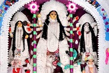 ঐতিহ্য বজায় রেখে অক্ষুণ্ণ গোস্বামী বাড়ির পুজো! ইতিহাস জানলে অবাক হবেন