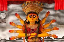 সল্টলেক এবি ব্লকের পুজোয় নতুন ভাবনা! দুঃস্থ শিল্পীদের উৎসাহিত করার প্রচেষ্টা