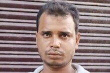 মালনদীতে হরপা বানে তিনিই ছিলেন আর্তদের ত্রাতা, এখন কেমন আছেন ‘হিরো মহম্মদ মানিক’