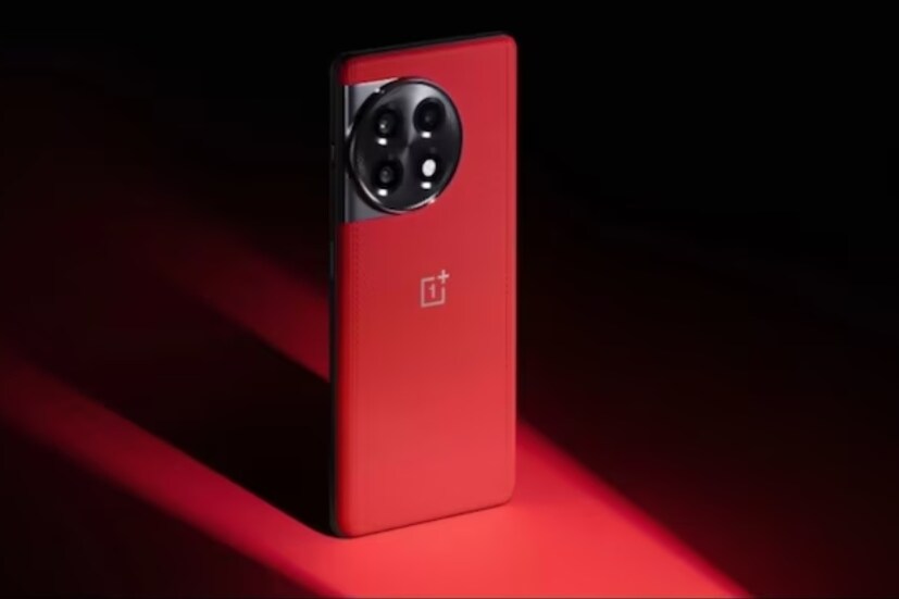 এই ফোনটি Snapdragon 8+ Gen 1 প্রসেসর দ্বারা চালিত এবং একটি ৫০ মেগাপিক্সেলের প্রাথমিক ক্যামেরা রয়েছে। এই ফোনে রয়েছে ১৮ জিবির LPDDR5X RAM এবং ৫১২ জিবির ইন্টারনাল স্টোরেজ।
