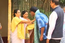 সোমের বিকেলে মমতা-রোনাল্ডিনহো সাক্ষাৎ, একে অপরকে দিলেন উপহার