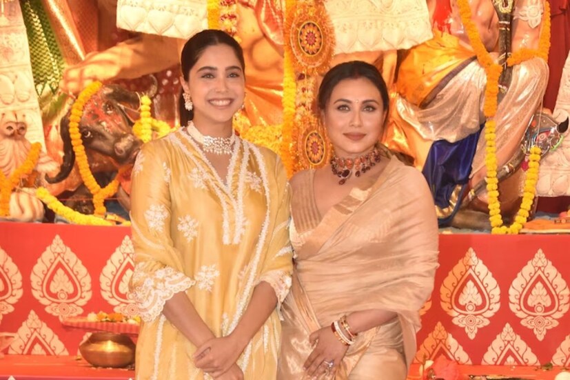  রানি মুখোপাধ‍্যায়ের সঙ্গে ‘বান্টি অউর বাবলি ২’ ছবিতে অভিনয় করেছিলেন অভিনেত্রী শর্বরী ওয়াঘ। পুজোতে এসেছিলেন তিনিও।