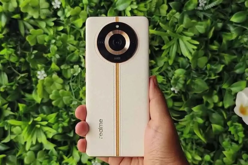 - Realme 11 Pro 5G ফোন পাওয়া যাবে ১৯,৯৯৯ টাকায়। এই ফোনের ৮ জিবি RAM + ১২৮ জিবি স্টোরেজ মডেলের আসল দাম ২৩,৯৯৯ টাকা এবং এবং ৮ জিবি RAM + ২৫৬ জিবি স্টোরেজ মডেলের দাম ২৪,৯৯৯ টাকা।