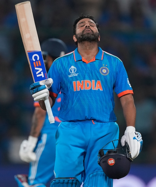 এছাড়া কাকে দেখে ছয় মারা শিখেছেন সেবিষয়ে বলতে গিয়ে রোহিত বলেন,&quot;ইউনিভার্স বস হল ইউনিভার্স বস। ওর কোনও তুলনাই হয় না। দীর্ঘ বছর ধরে ওকে দেখেছি। ওর মতন বেশি বেশি ছয় মারার অনুশীলন চালিয়ে গিয়েছি।&quot;     (Photo Courtesy- AP)