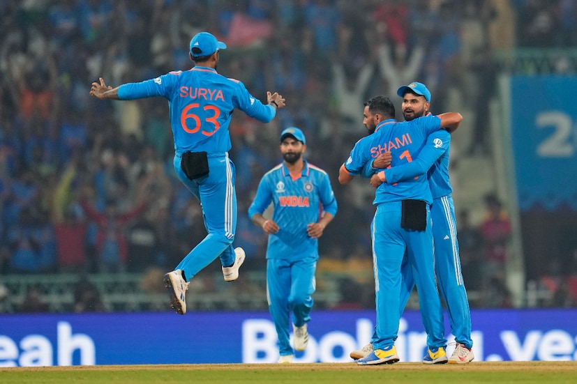 শুরুটা খুব একটা খারাপ করেনি ইংল্যান্ড। ওপেনিং জুটিতে ৩০ রানের পার্টনারশিপ করেন জনি বেয়ারস্টো ও ডেভিড মালান। এরপরই একানা দেখল এক অন্য লেভেলের পেস বোলিং। যা উপহার দিলেন জসপ্রীত বুমরাহ ওমহম্মদ শামি। (Photo Courtesy- AP)