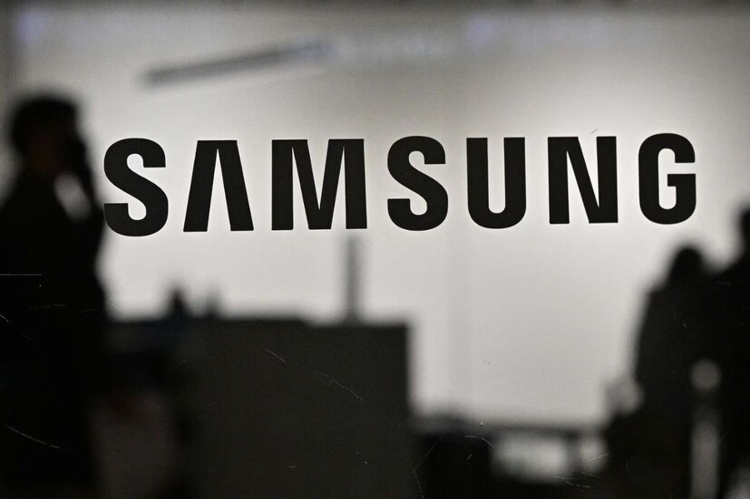 Samsung-এর অফিশিয়াল ওয়েবসাইট, Samsung Shop অ্যাপ এবং Samsung এক্সক্লুসিভ স্টোরে এই ছাড় পাওয়া যাবে। সরাসরি ছাড়ের বাইরেও রয়েছে ২৭.৫ শতাংশ পর্যন্ত ব্যাঙ্ক ক্যাশব্যাক। এজন্য HDFC, ICICI এবং অন্য শীর্ষস্থানীয় ব্যাঙ্কের ডেবিট বা ক্রেডিট কার্ড ব্যবহার করতে হবে।