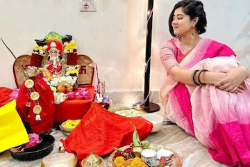 দিতিপ্রিয়ার লক্ষ্মী পুজো! নিজেই দেখে নিচ্ছেন পূজার উপাচার