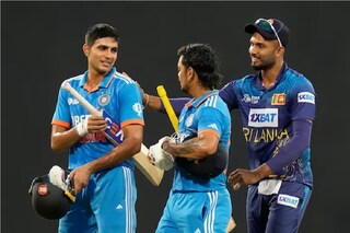 ছিটকে গেলেন শুভমান গিল 