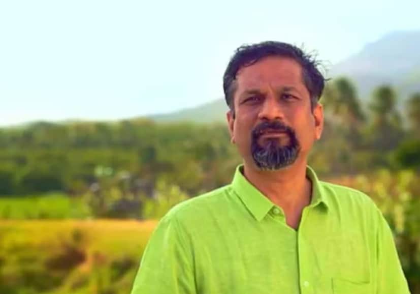 সফটওয়্যার সলিউশন সার্ভিস নিয়ে কাজ করে তাঁর সংস্থা। আর সবথেকে বড় কথা হল, ব্যবসা শুরু করার জন্য কিন্তু শ্রীধর ভেম্বু কোনও মেট্রোপলিটন শহরকে বেছে নেননি, বরং তামিলনাড়ুর তেনকাসি জেলায় নিজের সংস্থা প্রতিষ্ঠা করেছিলেন। এর পিছনে অবশ্য তাঁর একটা লক্ষ্য ছিল। আর সেটা হল, দেশের গ্রামীণ এলাকায় সফটওয়্যার ডেভেলপমেন্ট ব্যবসার সম্প্রসারণ ঘটানো। শ্রীধর ভেম্বুর ইচ্ছা, গ্রামাঞ্চলের প্রতিভার অধিকারী ছেলে-মেয়েরা যেন ভারতের মূল এক্সপোর্ট আইটি পরিষেবায় কাজ করেন।