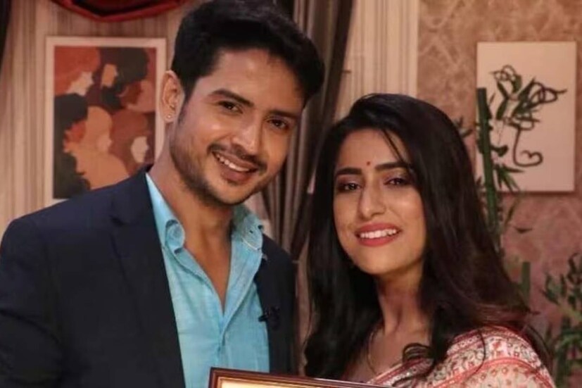 চলতি বছরের শুরুতেই খবর পাওয়া যায় সুরভী-সুমনের প্রেম ভেঙে গিয়েছে। তাঁদের নাকি বিয়েও ঠিক হয়ে গিয়েছিল। কিন্তু শোনা যায়, তাঁরা যে ফ্ল্যাটে সহবাস করতেন, সেখানেই নাকি অন্য নারীর সঙ্গে সুমনকে অন্তরঙ্গ অবস্থায় হাতেনাতে ধরে ফেলেন সুরভী।