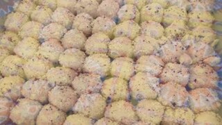 বছরে মাত্র ১৫ দিন মেলে এই মিষ্টি, চাহিদাও থাকে তুঙ্গে; বিক্রি হয় ১০০ টনেরও বেশি বছরে মাত্র ১৫ দিন মেলে এই মিষ্টি, চাহিদাও থাকে তুঙ্গে; বিক্রি হয় ১০০ টনেরও বেশি