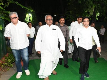 বাংলার বঞ্চিতদের নিয়ে দিল্লিতে তৃণমূল, দুপুরে রাজঘাটে ধর্না, আজ কী ঘটতে চলেছে? (Photo: AITC)