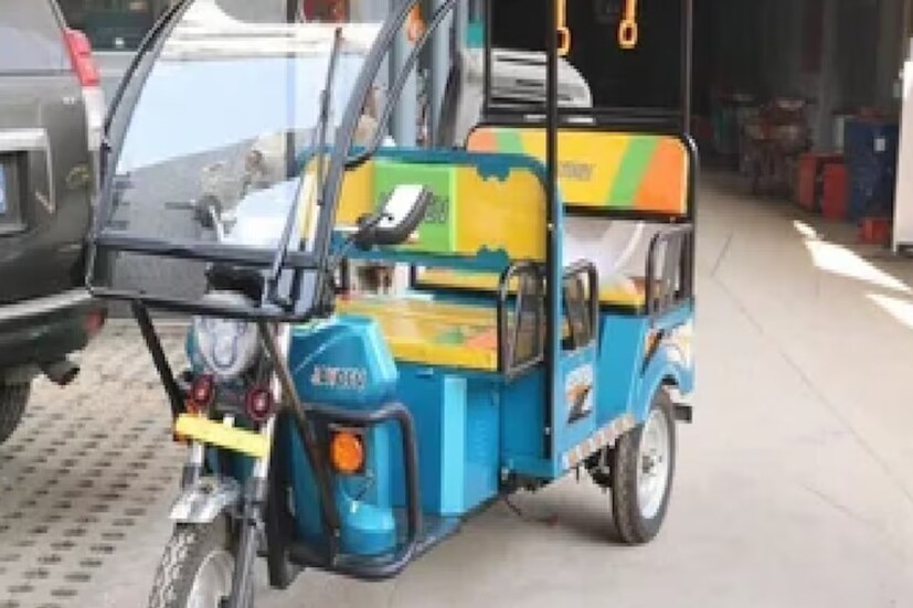 বারুইপুর শহরের রাস্তা অনেক সরু হয়ে যাচ্ছে। এতে মানুষের সমস্যা তাই বারুইপুর যোগীবটতলা থেকে বারুইপুর ফুলতলা পর্যন্ত বারুইপুর শহরের মেন রাস্তায় টোটো চলাচলে কঠোর হয়েছে প্রশাসন। (প্রতীকী ছবি)