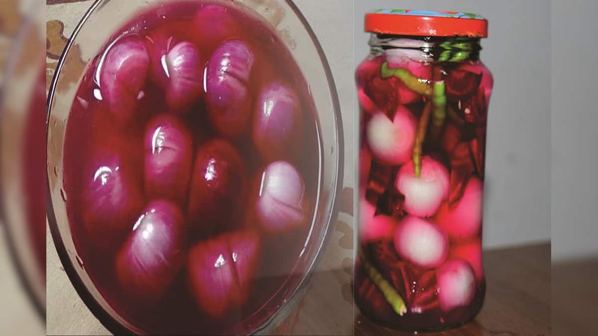 Health Benefits of Onion Vinegar রেস্তোরাঁয় ভিনিগারে ভেজানো পেঁয়াজ