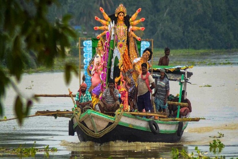 *ধীরে ধীরে বদলাচ্ছে আবহাওয়া। অনেকটাই স্বস্তিতে রয়েছে দক্ষিণের বাসিন্দারা। পুজোর আগে ঝড়বৃষ্টির সম্ভাবনা নেই। পুরুলিয়ার আবহাওয়া যথেষ্ট ভাল। ভ্যাপসা গরম অনেকটাই কমেছে জেলায়। আবহাওয়ারও অনেকটাই উন্নতি হয়েছে। প্রতিবেদনঃ শমিষ্ঠা ব্যানার্জি।