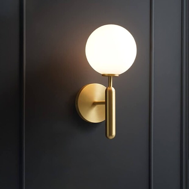 Homenique Gold Wall Sconce Lighting: হালফ্যাশনের নজরকাড়া এই আলো যে কারওর পছন্দ হবে। ড্রেসিং টেবিলের কাছাকাছি এই ওয়াল মাউন্টেড আলো লাগালে তো কথাই নেই! সমসাময়িক আধুনিকতার ছোঁয়া রয়েছে এর ডিজাইনে। ধাতব জিনিস দিয়ে তৈরি এই আলোর ওজন বেশ কম এবং এটি টেকসইও বটে!