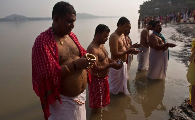 কুতুপ এবং রোহিনা মুহূর্তকে তর্পণ সংক্রান্ত রীতি পালনের আদর্শ মুহূর্ত বলে ধরা হয়।