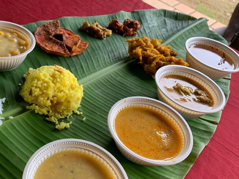 আয়ুর্বেদ শাস্ত্রে কলাপাতায় ভোজনের একাধিক গুণাগুণের কথা বলা হয়েছে ৷ যে সব উপাদান কলাপাতার আস্তরণে থাকে তাদের মধ্যে অন্যতম পলিফেনল অথবা এপিগ্যালোক্যাটেচিন গ্যালাট বা ইজিসিজি ৷ এই অ্যান্টিঅক্সিড্যান্ট উপাদান গ্রিন টি-তেও অন্যতম ৷